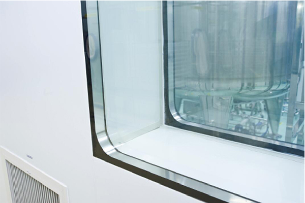 Control rooms in cleanroom facilities often use tempered glass for windows and partitions